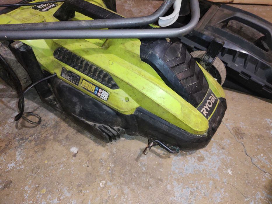 Kosiarka elektryczna RYOBI bez koła