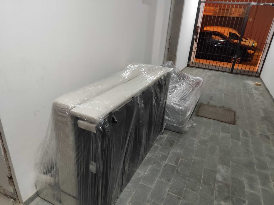 Conjunto de 2 sofás muito bonitos com 2 meses de uso