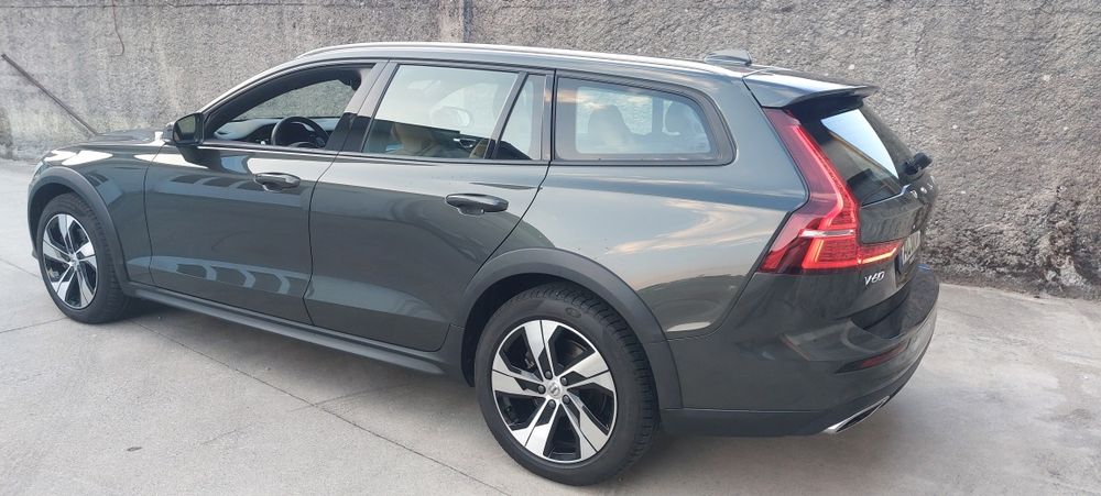 Volvo V60 Cross Country D4 AWD