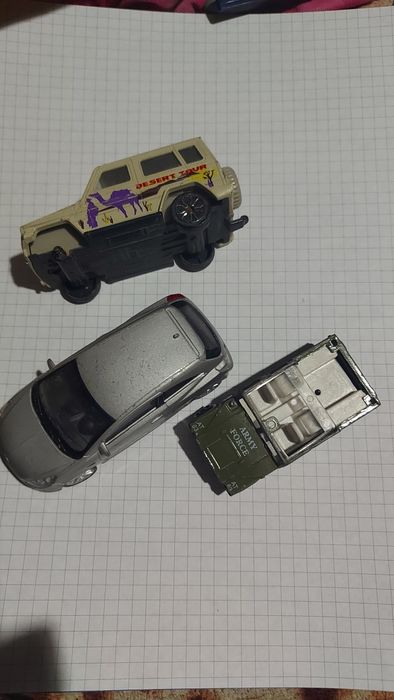 Машинки игрушечные