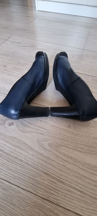 Buty na obcasie  skóra naturalna