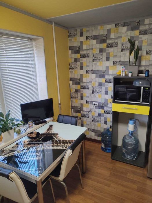 Продаж затишної  двохкімнатної квартири в Заводському районі