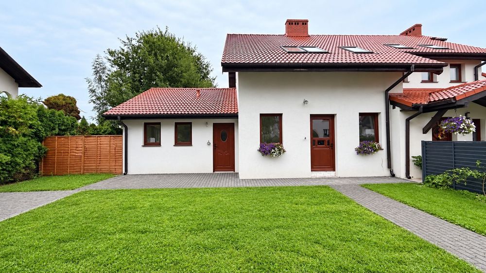 Lokal handlowo-usługowy do wynajęcia – ok. 60 m² + teren | Żórawina