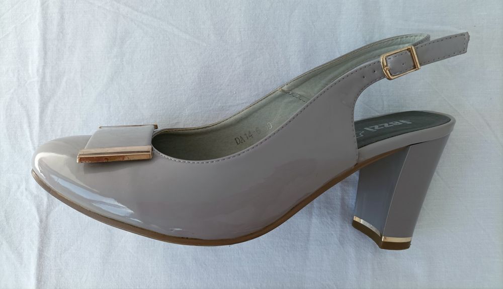 Szare czółenka, lakierowane sandały skórzane, skóra Jezzi 39