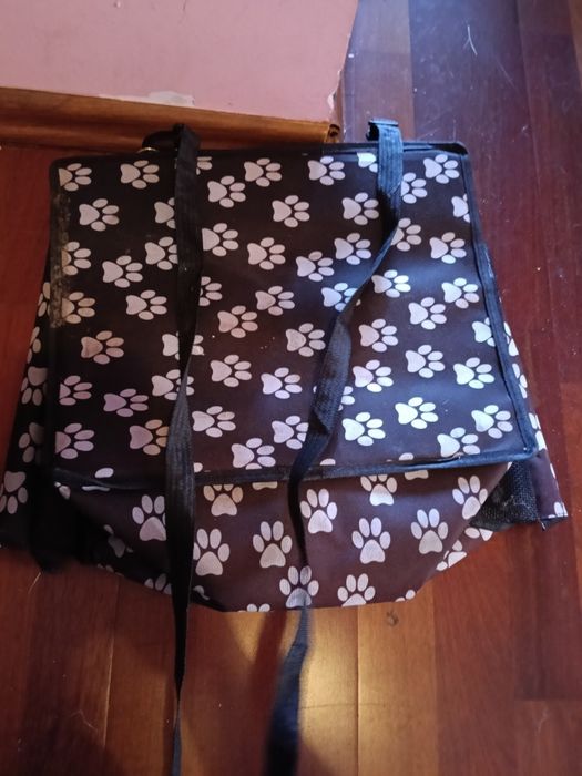 Samochodowy transporter fotelik dla zwierzątka