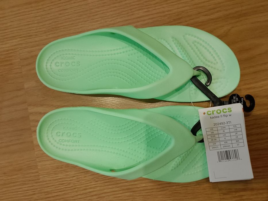 Шльопанці жіночі Crocs W8