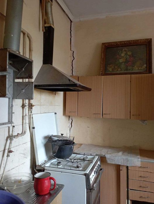 Продам участок 12 соток ,дом ,коммуникации , Сухой Лиман , СК Лебедь .