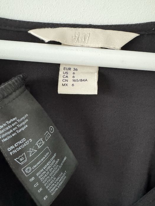 H&M klasyczna sukienka z wiskozy