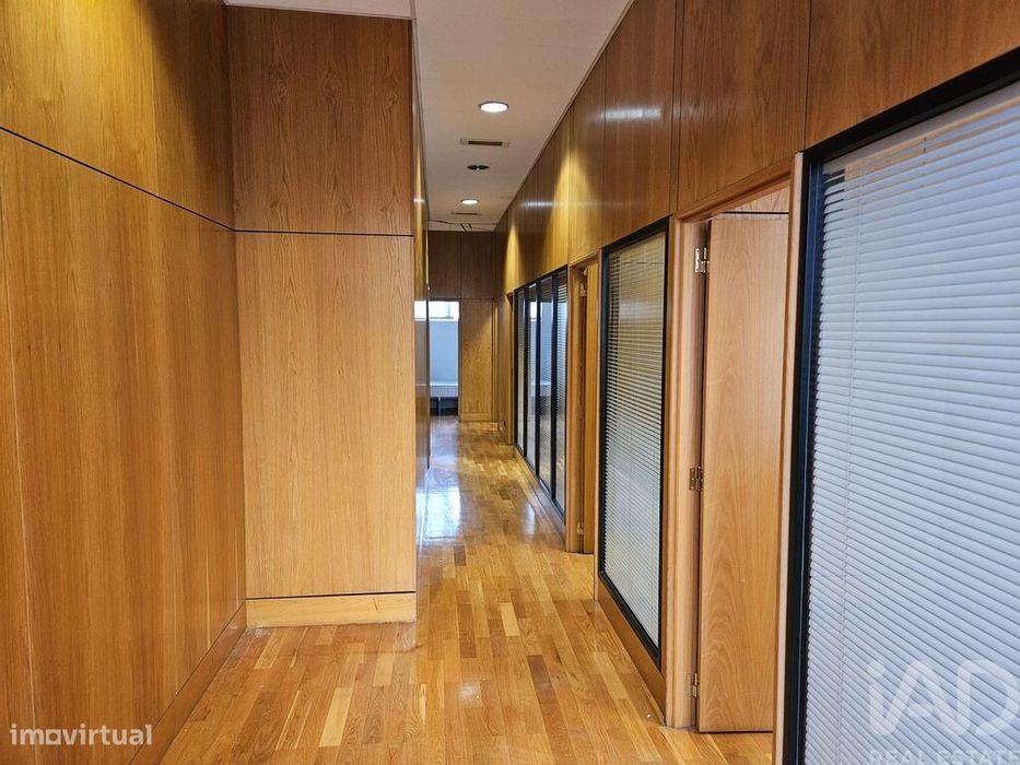 Loja / Estabelecimento Comercial T4 em Laranjeiro e Feijó de 75,00 m2