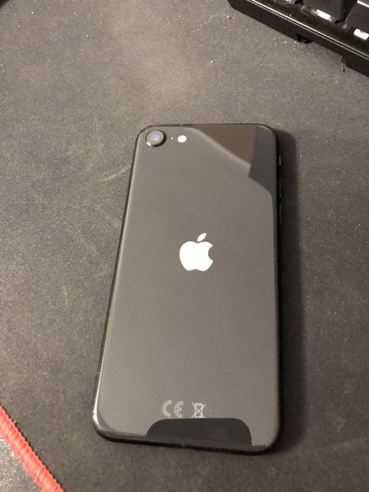 iPhone  SE. 2020