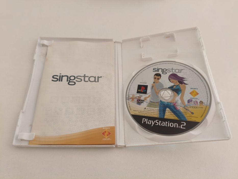 Jogo Singstar e Microfone PlayStation 2