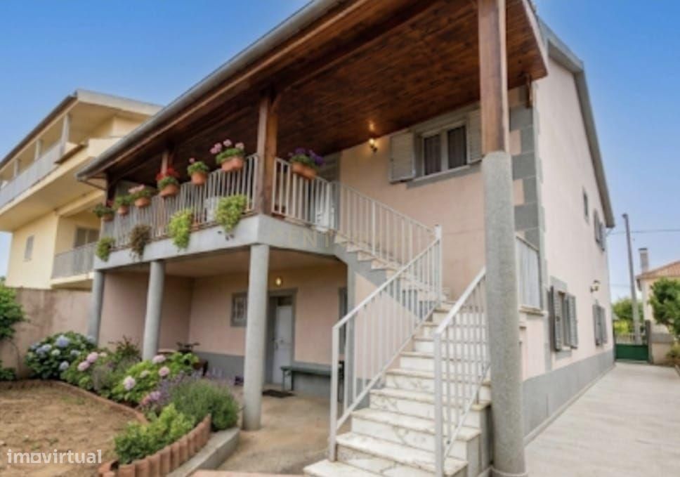T4 House in Carção, Vimioso – A Unique Opportunity!