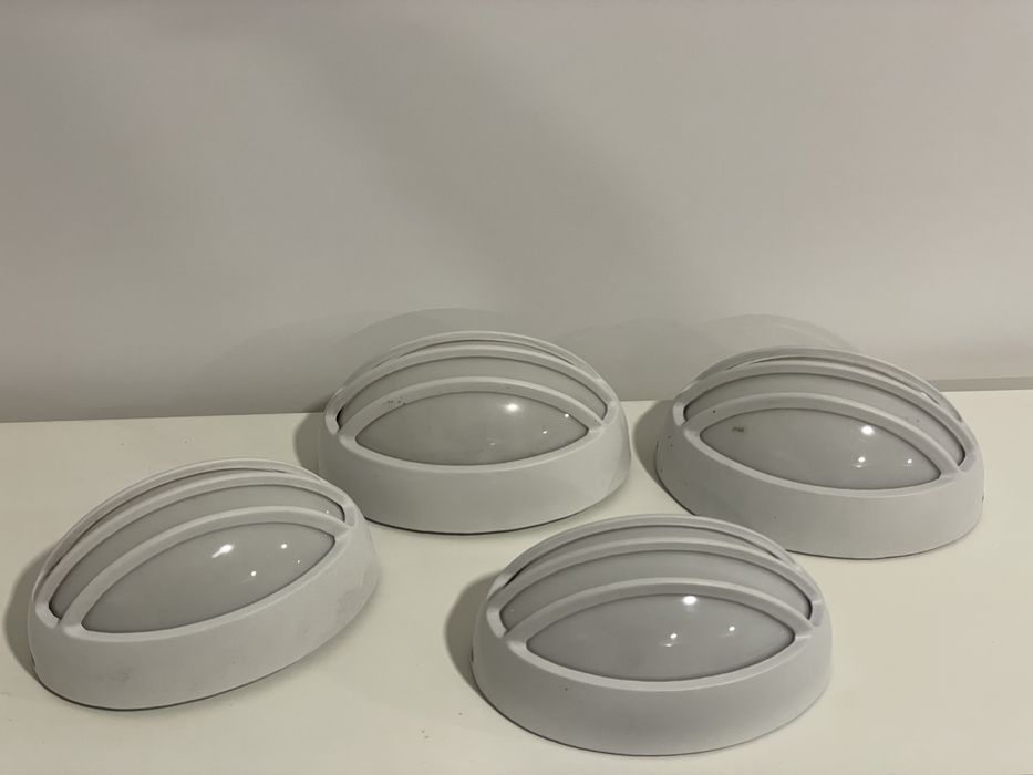 4x Candeeiros / apliques de exterior