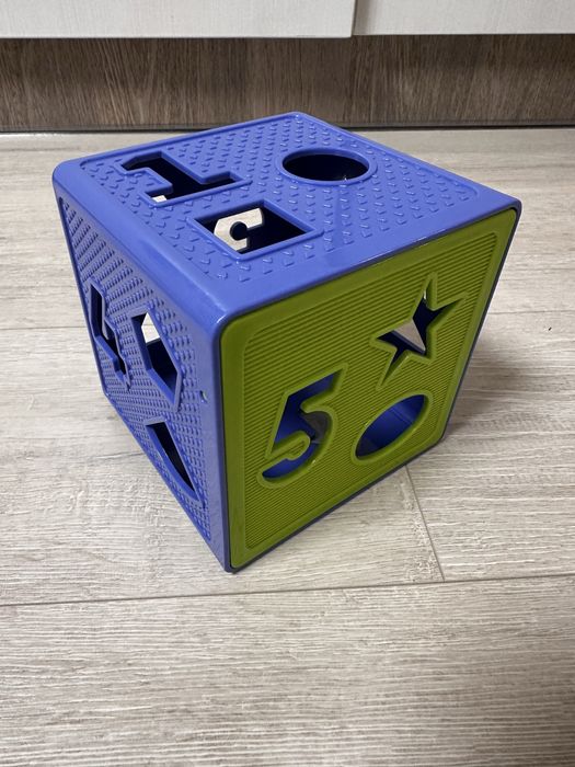 Розвиваючий сортер ”Розумний куб”