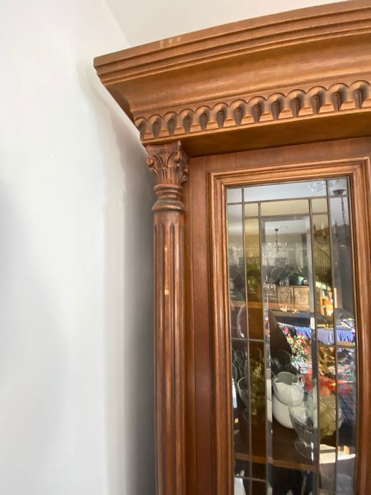 Włoski kredens biblioteka witryna