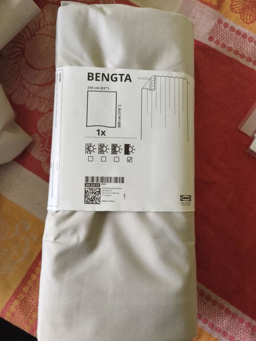 Штора затемнювальна IKEA BENGTA ,бежева/стрічка,210x300 см