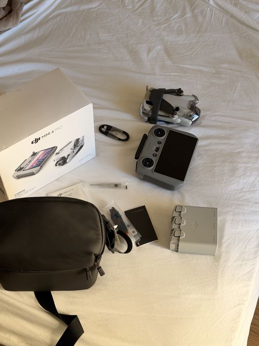 Drone DJI Mini 4 Pro Fly More Combo NOVO