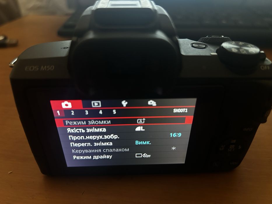 Canon m50  kit15-45+ meike 35 f 1,7