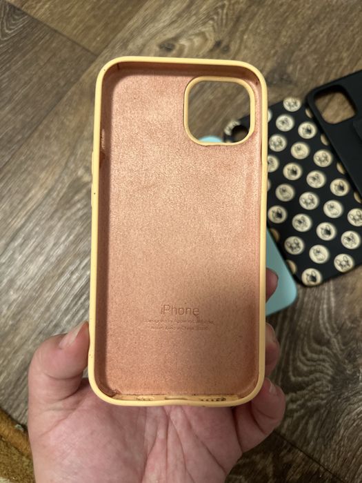 Чохли на iPhone13