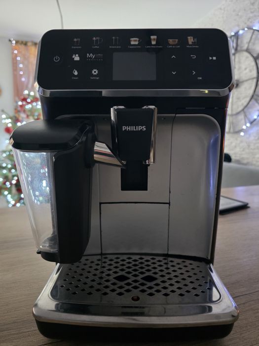 Ekspres do kawy Philips LatteGo 5400 EP 5446