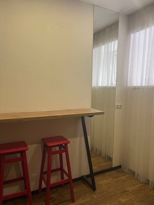 Квартира з новим ремонтом, центр міста, церква Анни