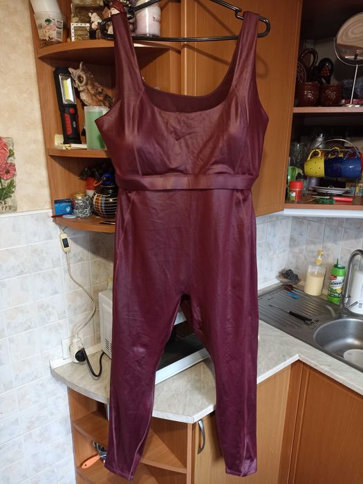 Ефектний спортивний комбінезон з лосинами і відкритою спиною 54-56 р-р