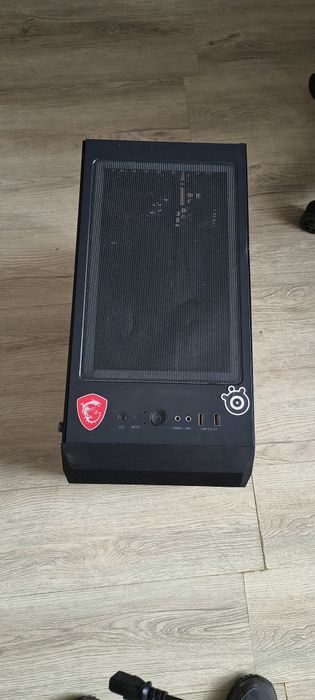 Komputer wraz z monitorem 24 cali