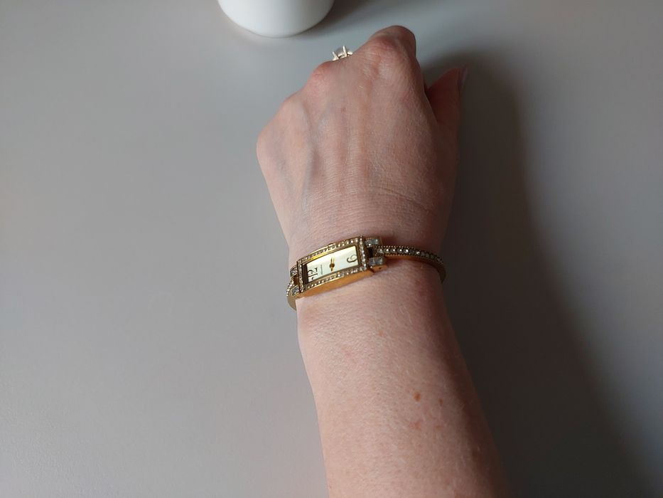 Часы наручные  из нержавеющей стали