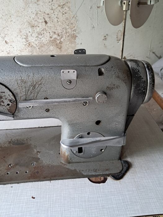 Maszyna do szycia Textima