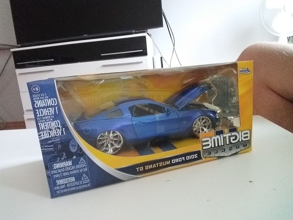 1:24 Ford Mustang GT 2010 Jada Toys