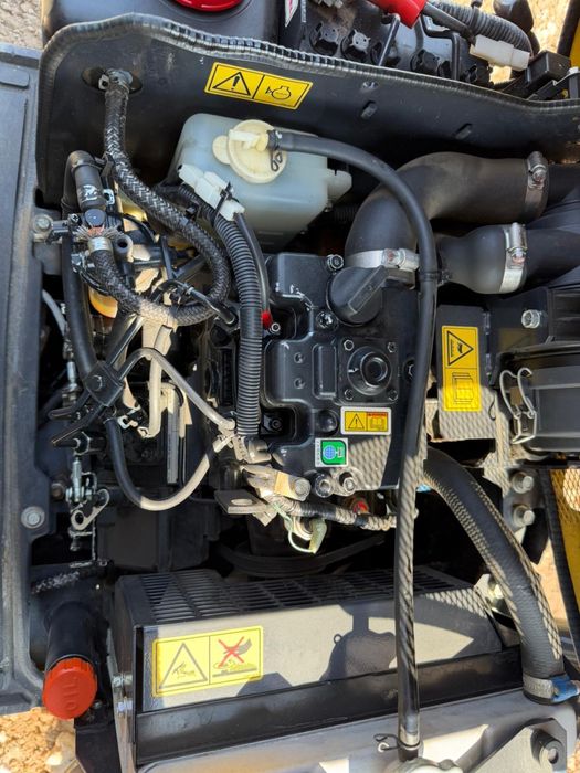 Minikoparka Yanmar SV08