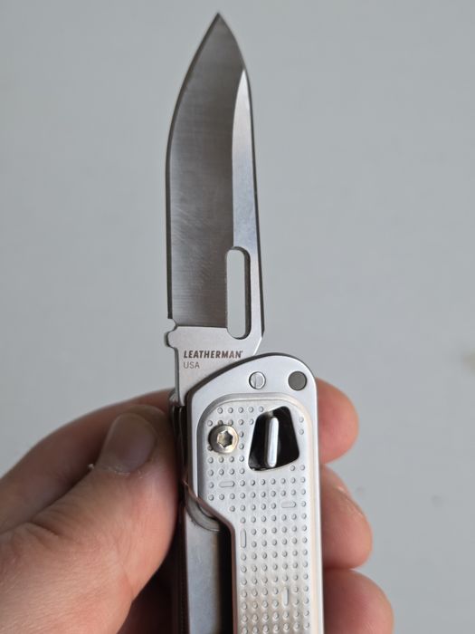 Nóż Leatherman T4