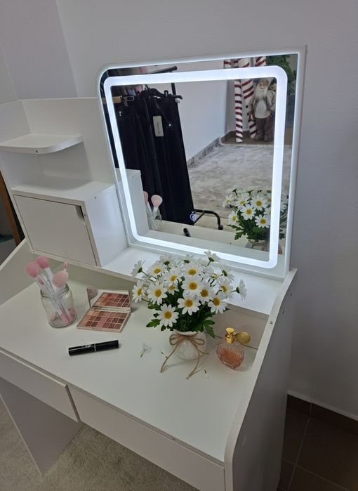 Toaletki kosmetyczne biurka do makijażu  super ceny