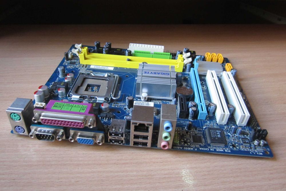 Материнская плата Gigabyte GA-G31M-S2L (S775, G31, PCI-E16, SATA, VGA)