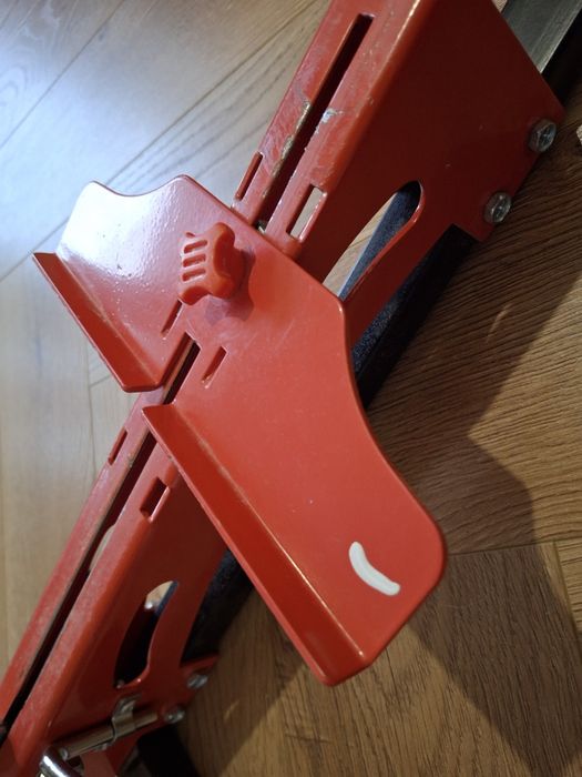 Gilotyna do paneli podłogowych