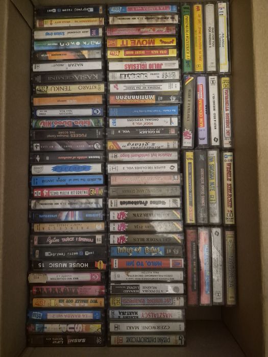Zestaw 100 kaset audio