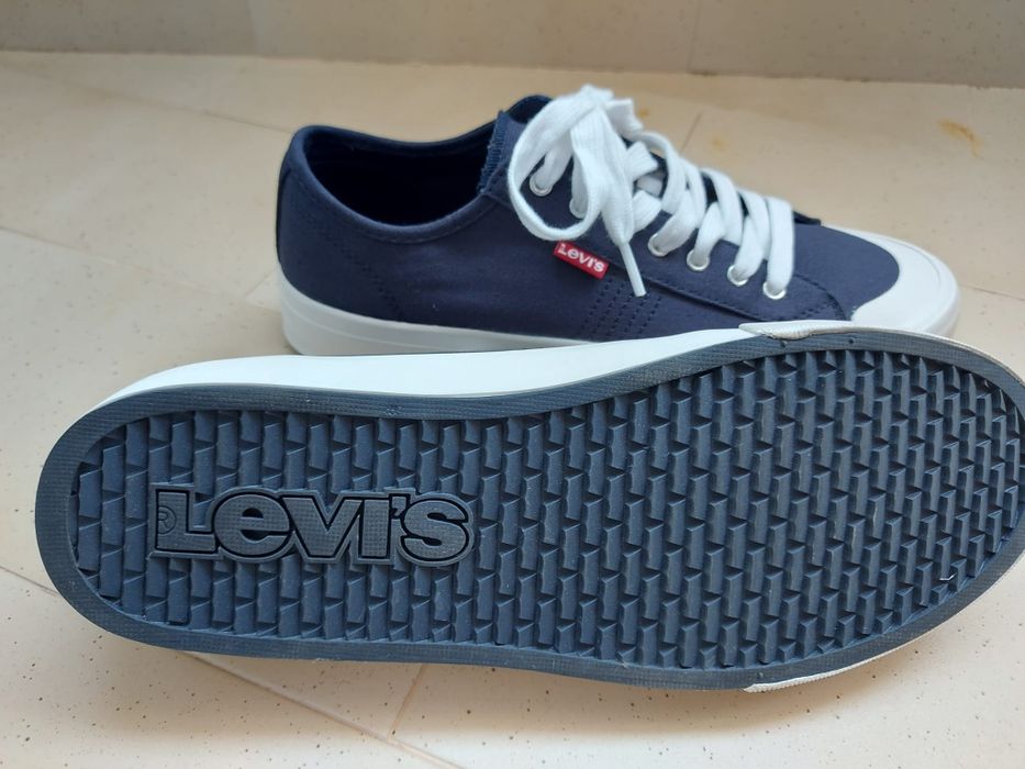 Ténis levis número 40