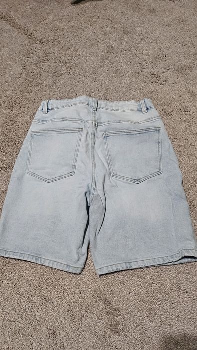 Krótkie spodenki House M
