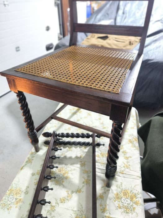 Conjunto cadeira + prateleira