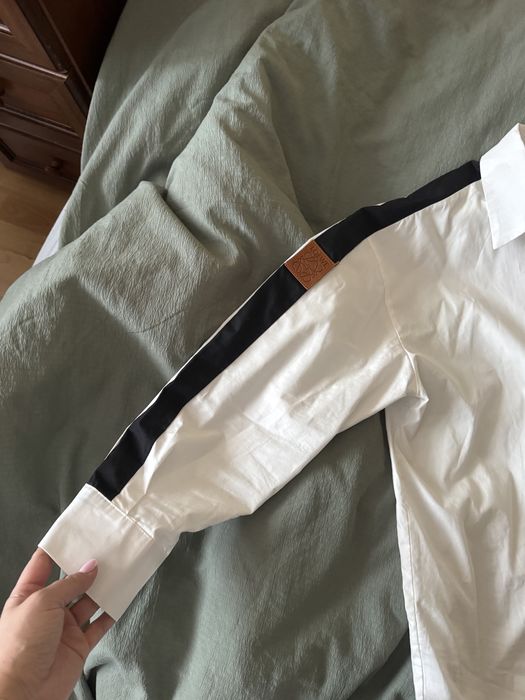 Біла рубашка приятна до тіла