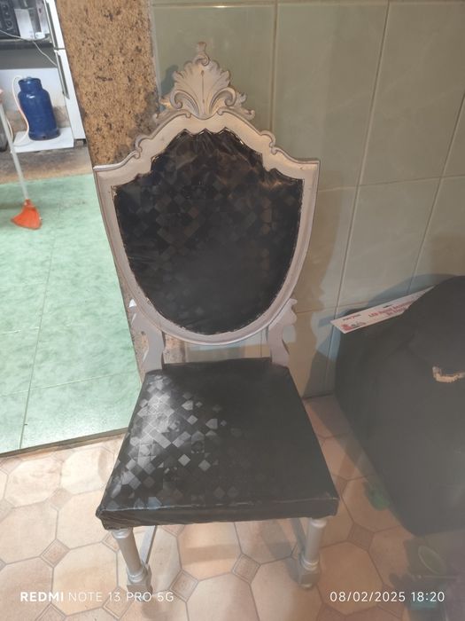 Cadeira antiga restaurada