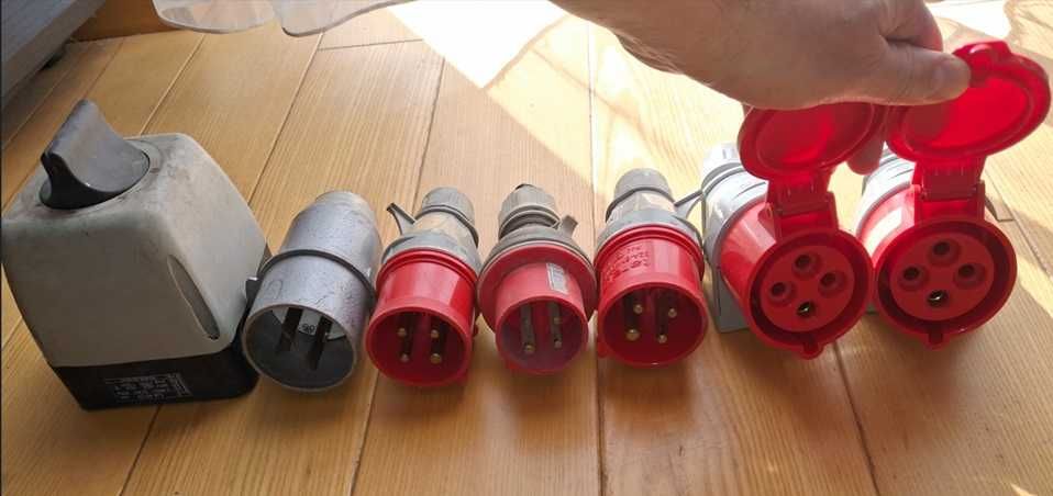 Zestaw wtyczka/gniazdo siłowe 4p 32A, 400V, przełącznik