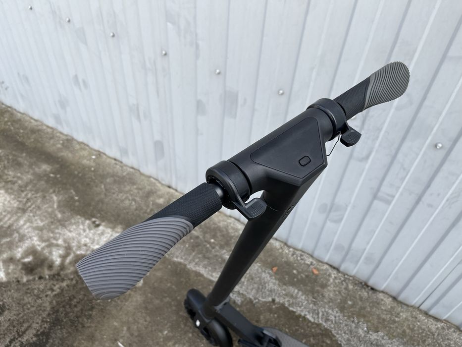 Електросамокат Eljet E-210