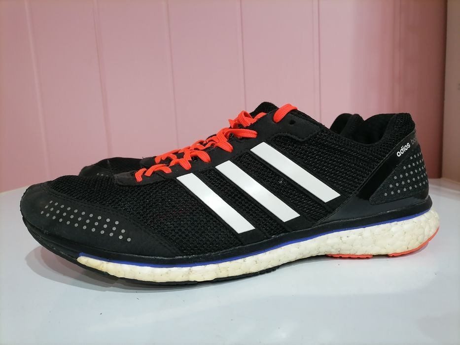 фирменные кроссовки Adidas