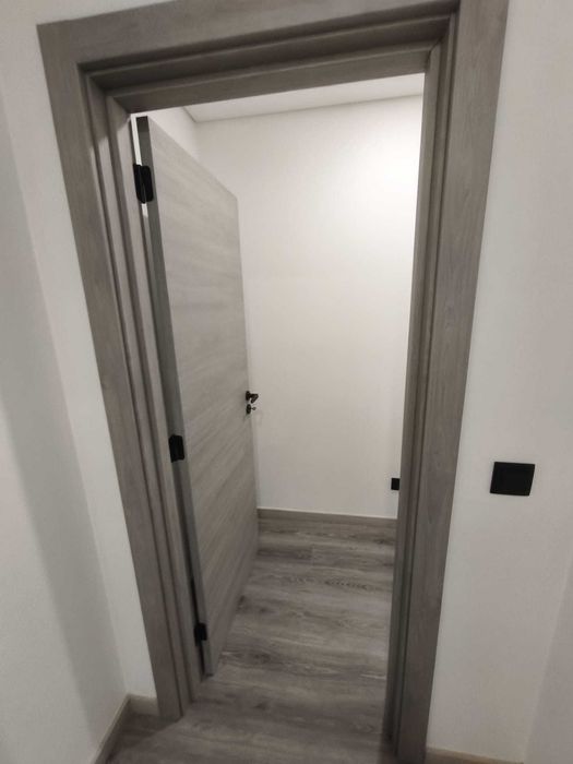 Instalação/Substituição de portas, rodapés e piso flutuante