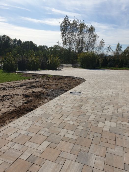 Układanie kostki brukowej