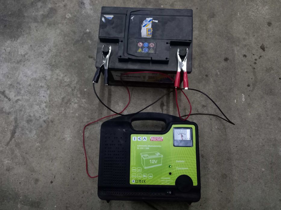 Prostownik samochodowy transformatorowy IKA IK 10A 12V