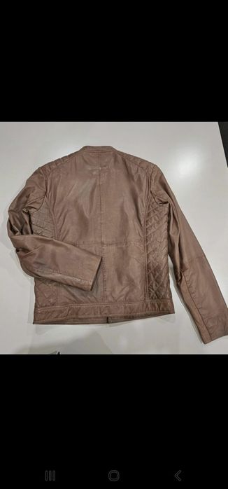 Casaco de pele homem novo nunca usado como se vê nas fotos...e de pele