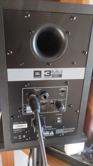 Vendo monitores JBL 305 P