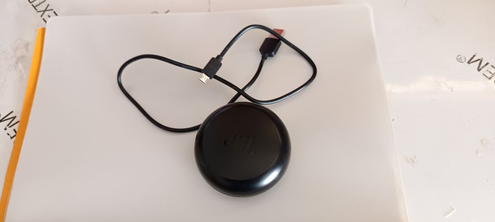 Auscultadores JBL in-ear